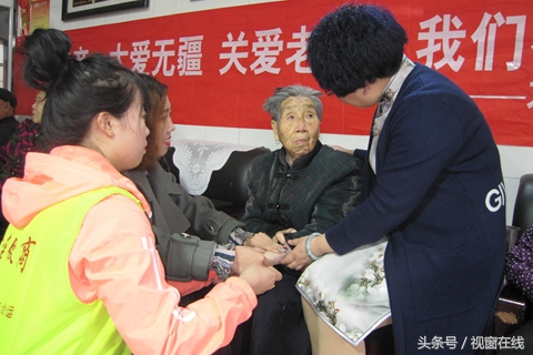 爱心企业为经棚镇敬老院献爱心,爱心企业慰问敬老院新闻报道