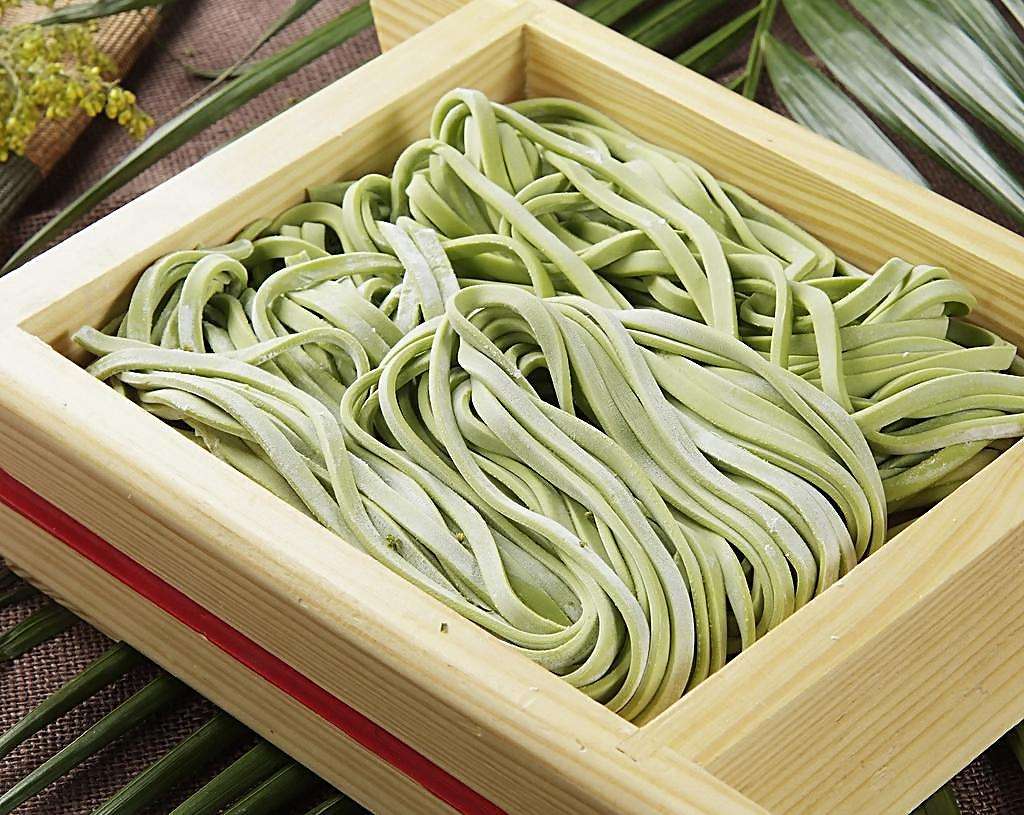 彩色面条用什么蔬菜,彩色蔬菜面条的做法