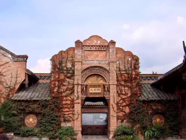 有所大学，叫标榜！逆天颜值碾压成都各大高校！