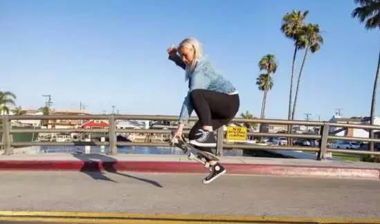 怎么才能学会单滑滑板,滑板初学者可以学的小技能