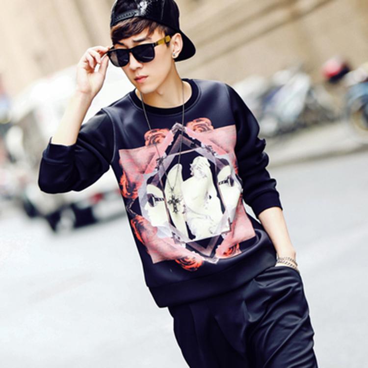 卫衣这个运动感的单品,运动卫衣怎么穿出时髦感