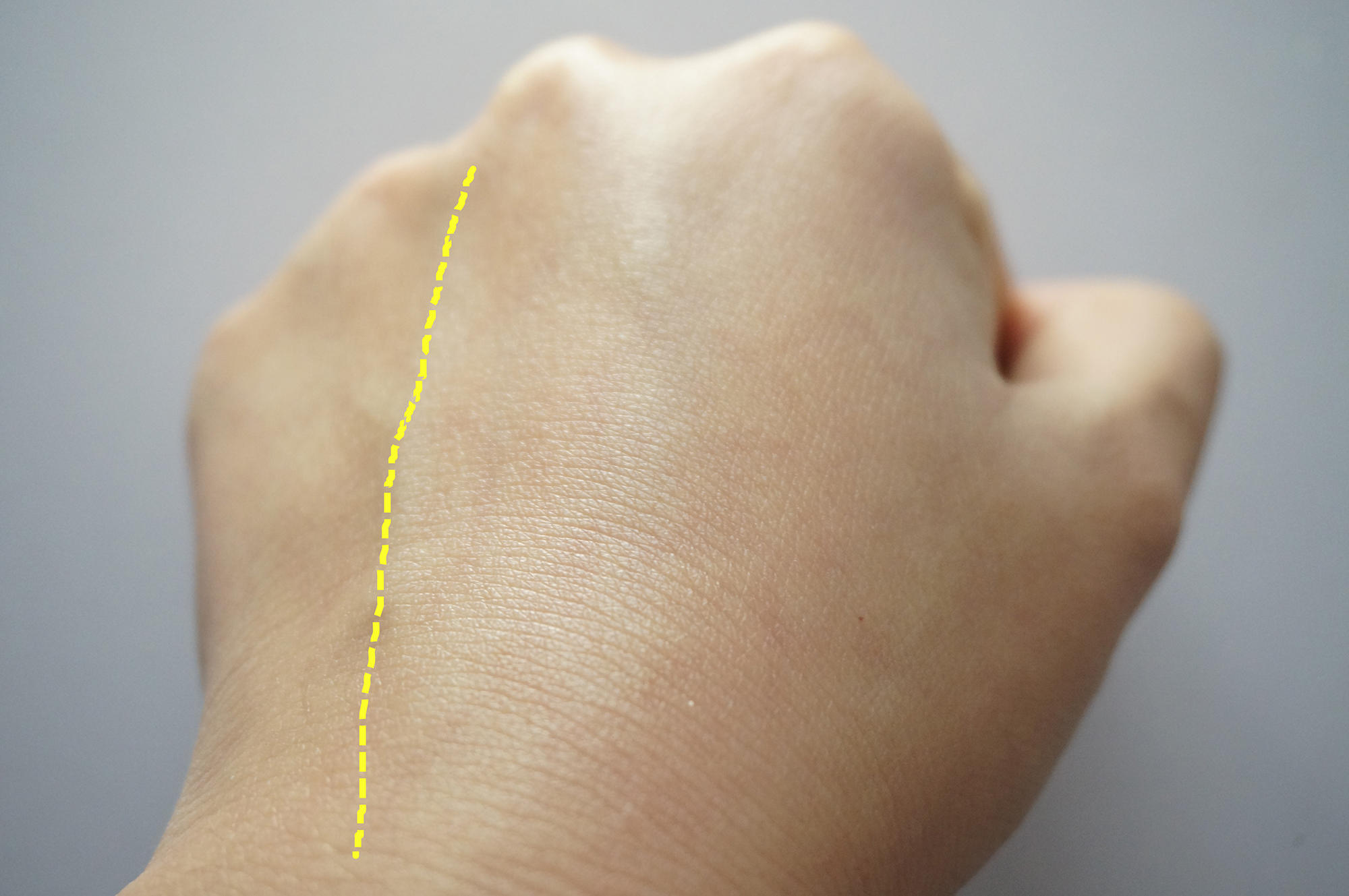 精华水和精华乳液有什么区别,乳液和精华水先抹哪个比较好