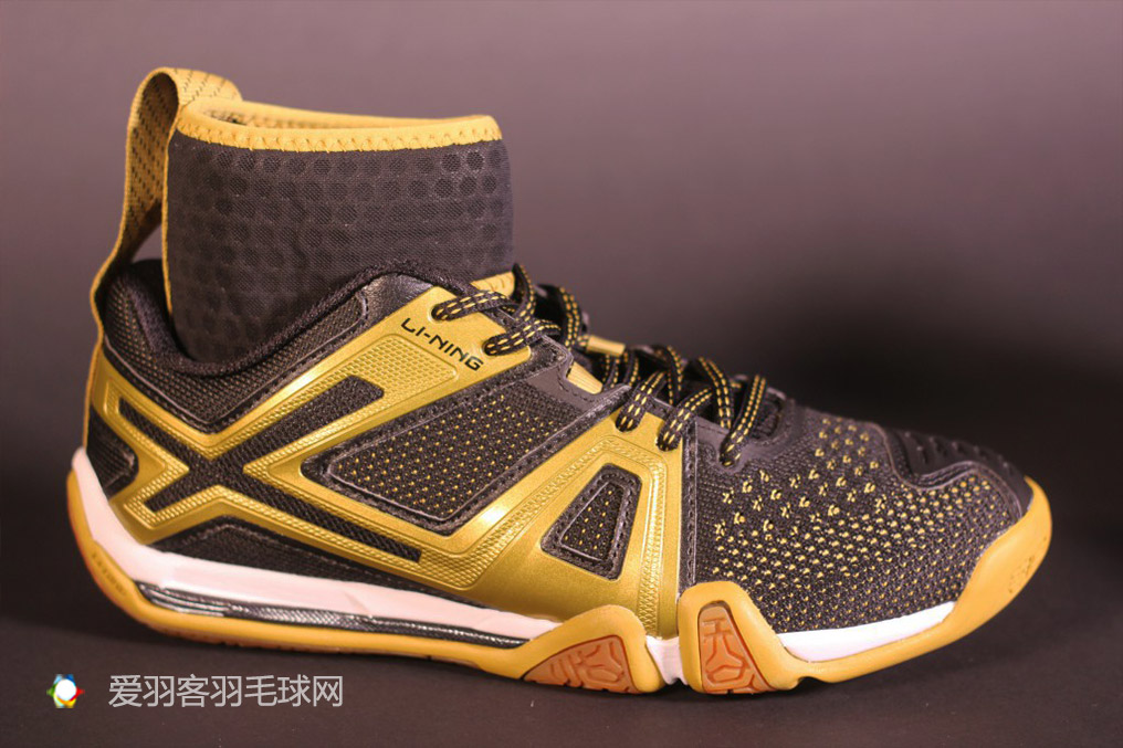李宁羽毛球鞋贴地飞行,李宁贴地飞行羽毛球鞋se评测