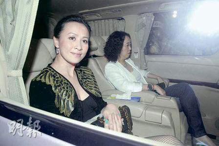 曾宝仪12岁了曾志伟才和她见面,曾宝仪几岁和曾志伟相认的