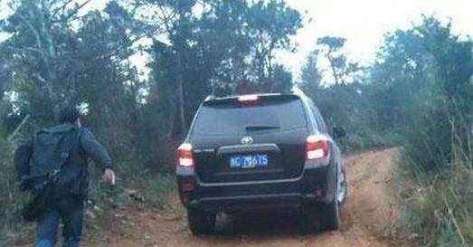 前边的汉兰达麻烦让一下，上不了坡你别挡着人家宝来和奥拓！