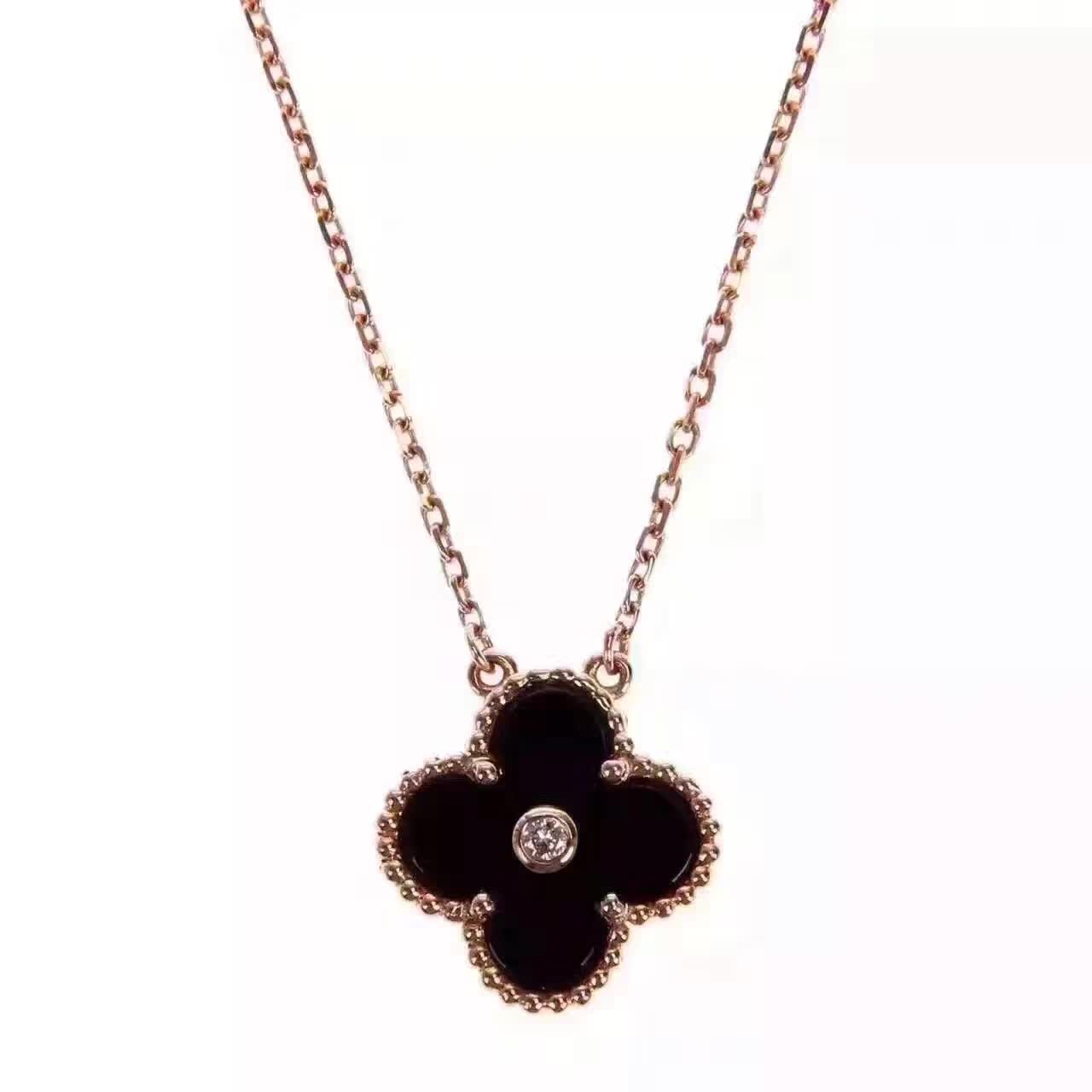 送给自己心仪的女生有哪些饰品推荐呢?