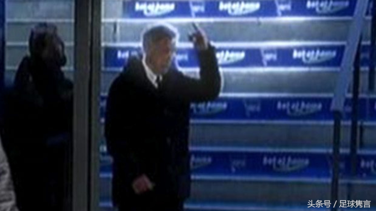 安切洛蒂竖拇指,安切洛蒂捐款了吗