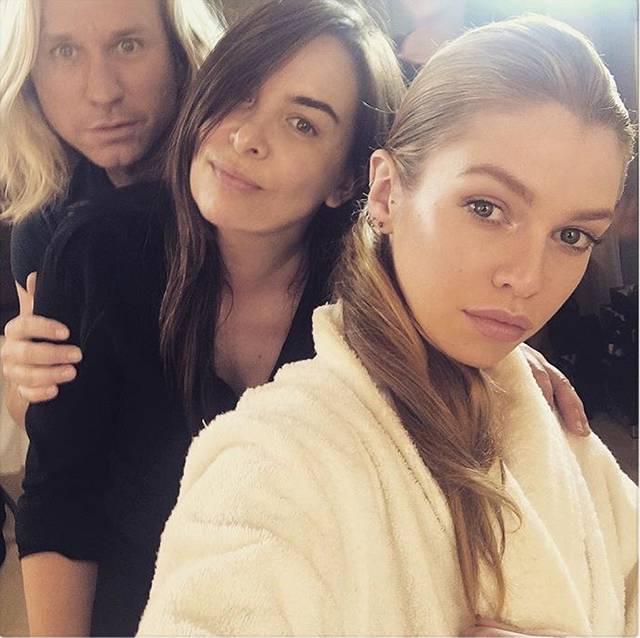 burberry看周冬雨视频,burberry黄色衣衫