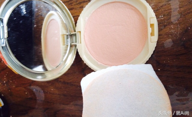 看过来！将碎粉饼和腮红以及眉粉完整复原*法大**！