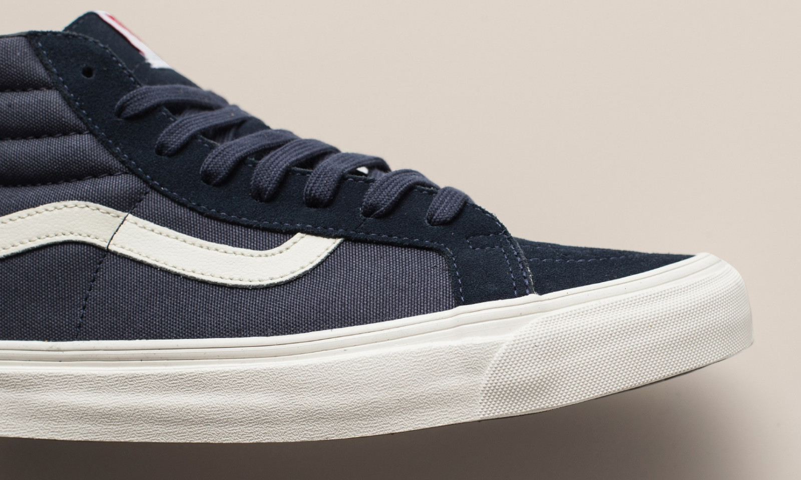 球鞋阿斯顿马丁,球鞋艾弗森库里