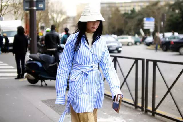 白衬衫排行第一女式,春季必入的7件衬衫谁穿谁好看