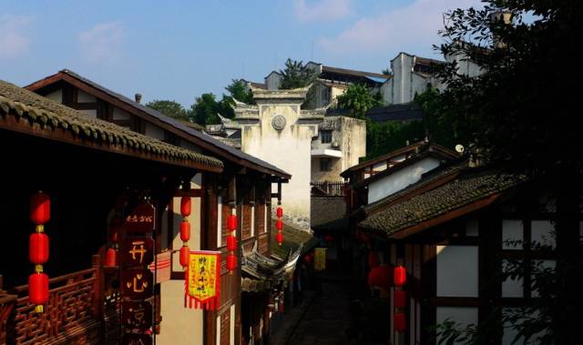 重庆最富有的8个区县 (重庆最发达的10个区县)