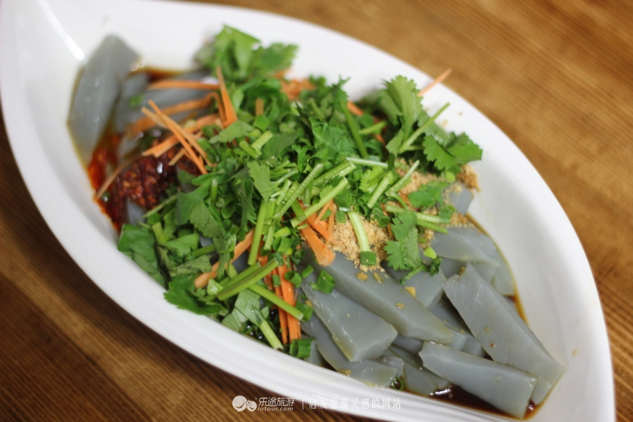 丽江古城的美丽夜景,丽江古城真的是个很美丽的地方