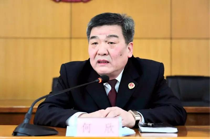 402期干的怎么样，上台亮一亮；先进谁能行，干警评一评