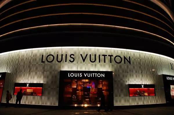 lvguccibv,大单反复挂了又撤