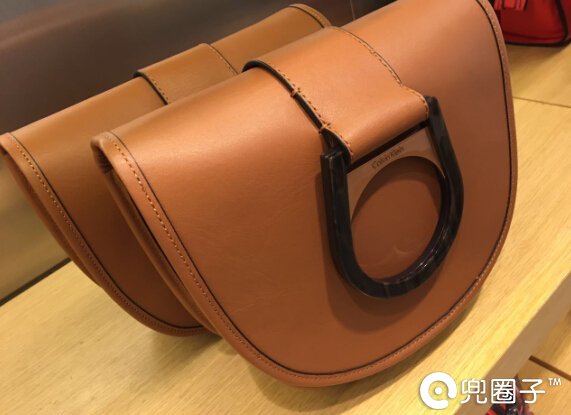 现在年轻人都流行背什么包,有哪些适合学生党背的包