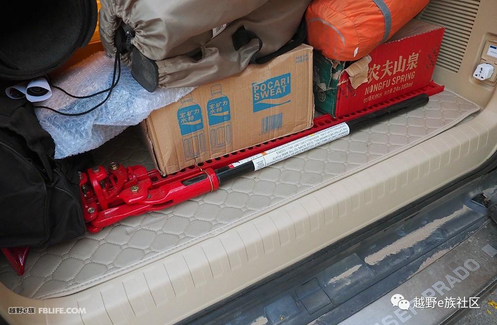 低配新款普拉多内饰改装,2017普拉多2700中东版改装