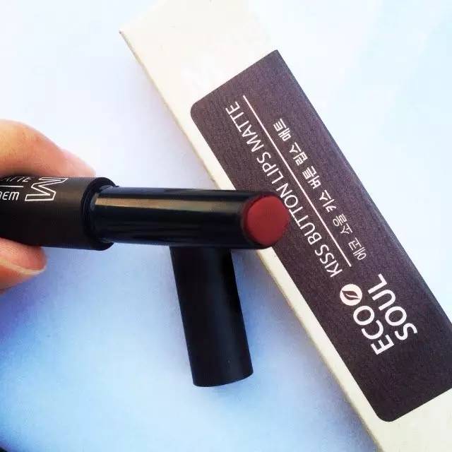 怎么拥有韩剧女主的妆容,你和女主角之间只差一套韩系大衣