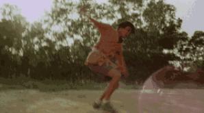 他成名于1987年英语翻译,他成名于2004年英文