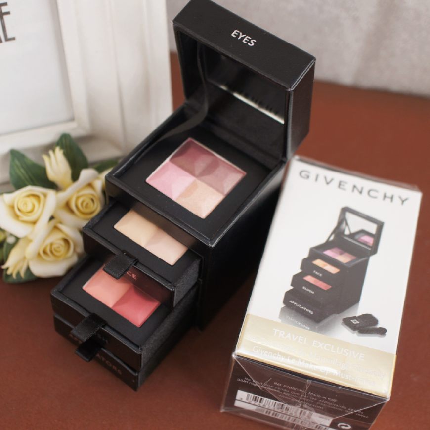 减轻包包重量，一个彩妆盘帮你搞定！