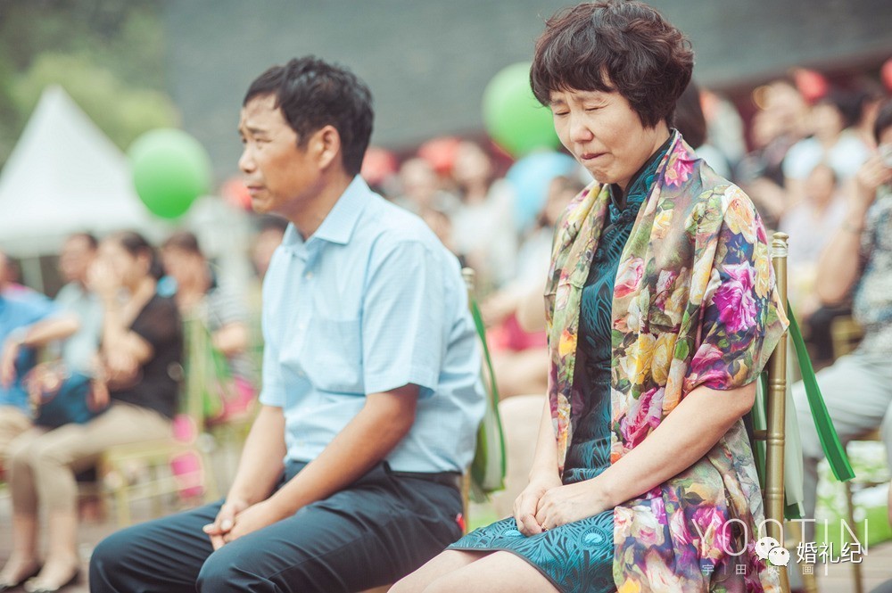 刘诗诗礼服陈妍希礼服,陈妍希陈晓婚礼母亲致辞