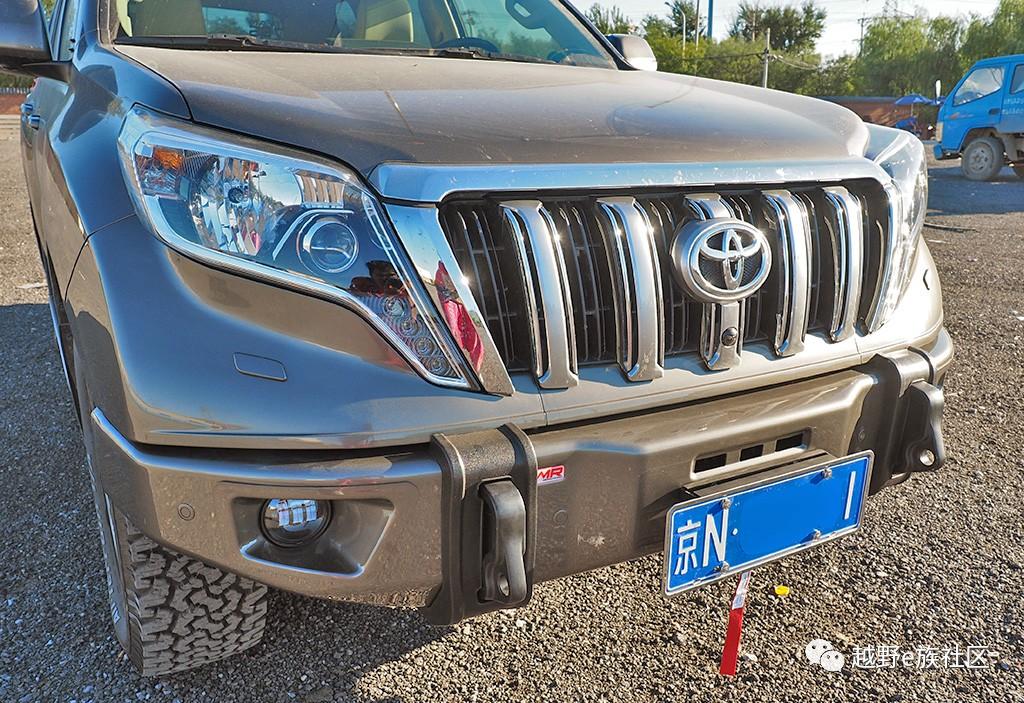 低配新款普拉多内饰改装,2017普拉多2700中东版改装