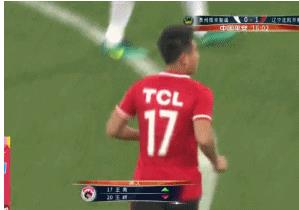 辽宁队4分钟被吹8次犯规,换人名额用完门将被罚下怎么办