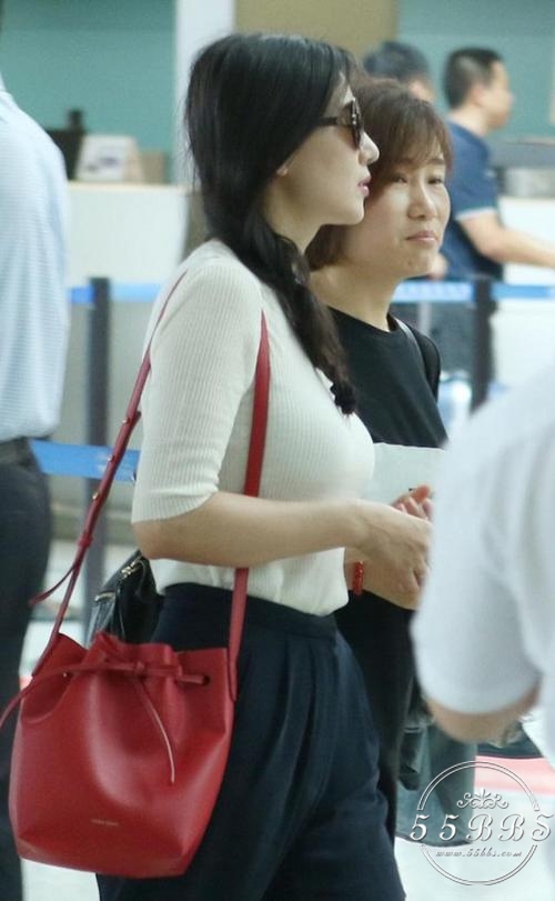 mansurgavriel贵么,mansur水桶包还流行吗