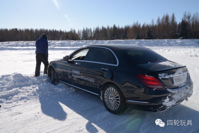 被困雪地怎么自救,雪地原地打滑怎么脱困