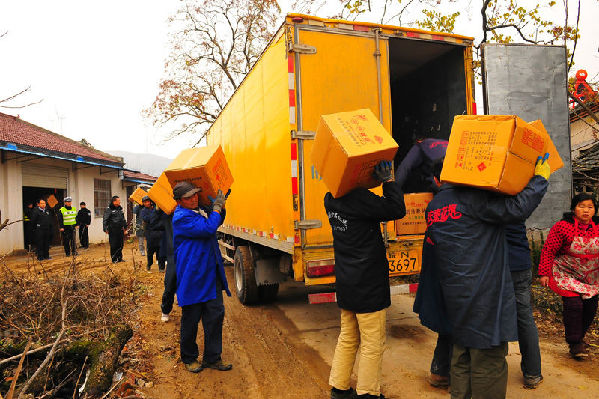 扫黄打非在路上,打非行动的视频