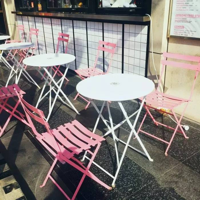 魔都这10家萌宠餐厅酒店，拯救留守在家的喵喵狗狗！咖啡、汉堡、江景……和主子腻在一起！