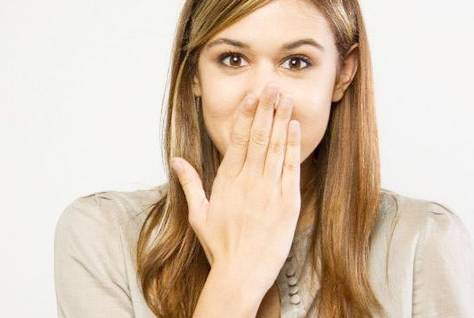 打嗝停不下来偏方,打嗝的尴尬经历