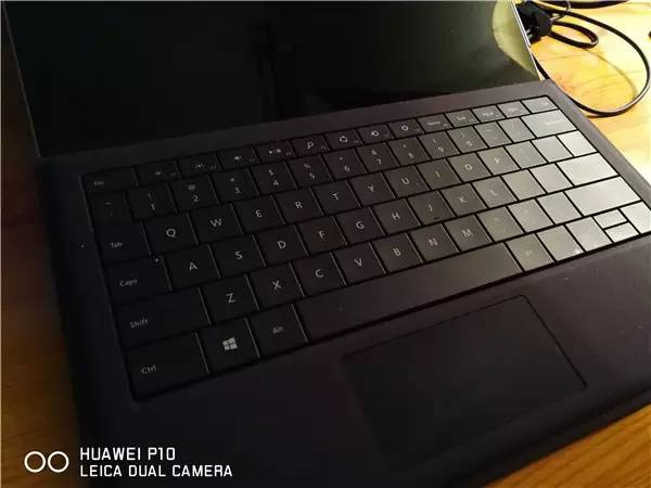 鍗庝负p10鎽勫儚澶存槸绱㈠凹鐨勮繕鏄緯鍗$殑,寰曞崱闀滃ごsummilux鍗庝负p10