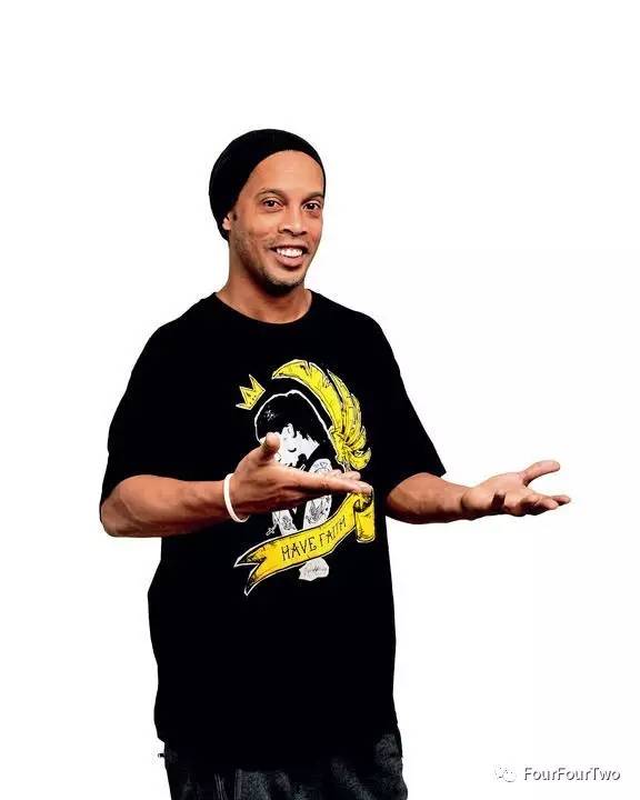 小罗足球场上感动万千球迷时刻,有多少人是因为小罗而爱上足球的