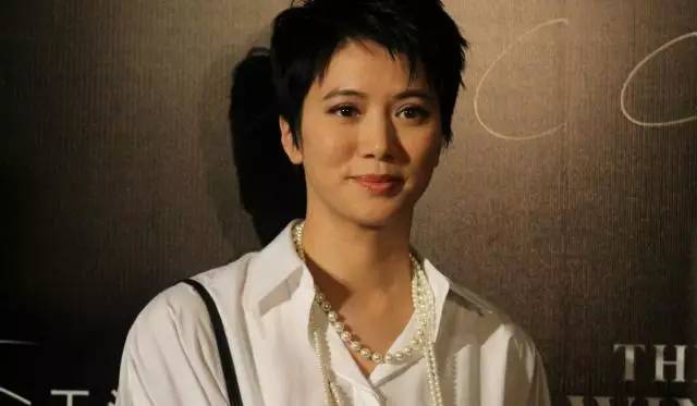 明星怀孕都用什么彩妆,明星孕妇推荐的彩妆品牌