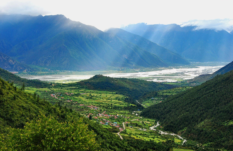 中国适合拍婚纱照的地方有哪些,中国拍婚纱照最美的地方前10名