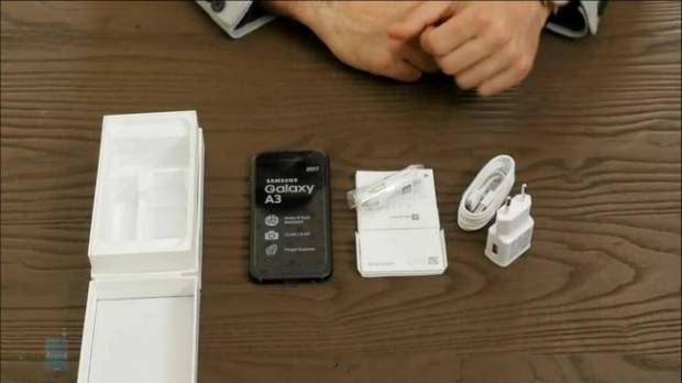 三星galaxya3手机发布,三星galaxya320174.7寸