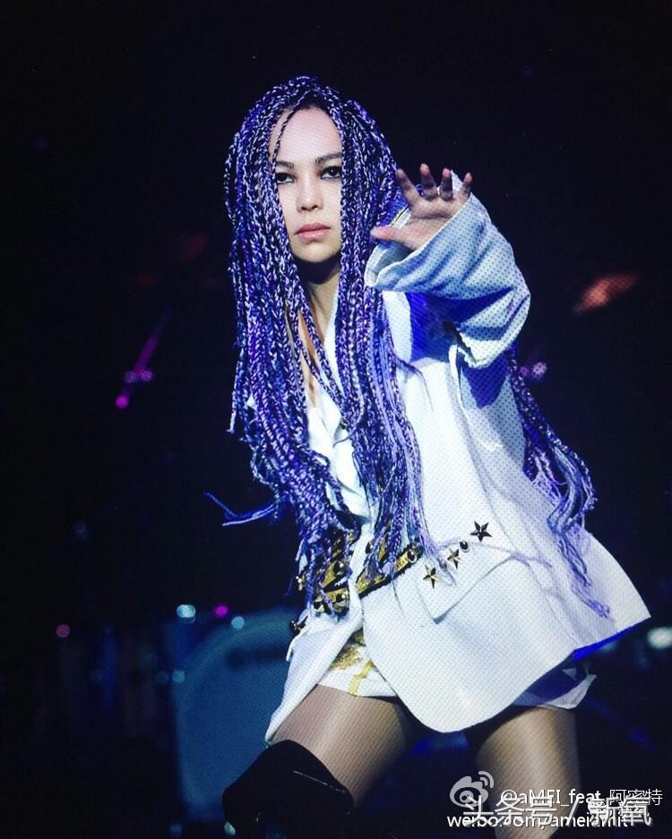 邓紫棋皮裤和别的女星对比,邓紫棋皮裤大盘点