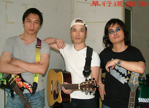 再次回味当年红极一时的网络歌曲,猪都笑了原版歌曲在线听