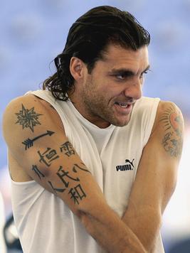 足球明星谁的纹身最多,中国足球运动员纹身