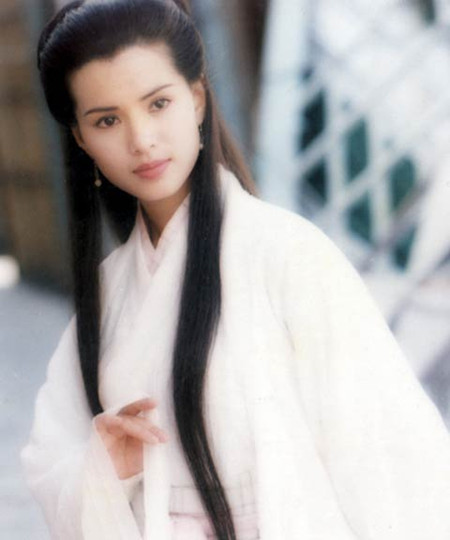 一袭红衫挚爱三生，比十里桃花更美艳的衣衫，有吗？