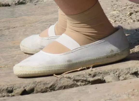 小白鞋终极总结，当下最火的9双小白鞋有什么不一样？
