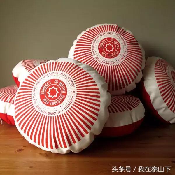 英国姑娘专门卖“假货”(针织品)的便利店