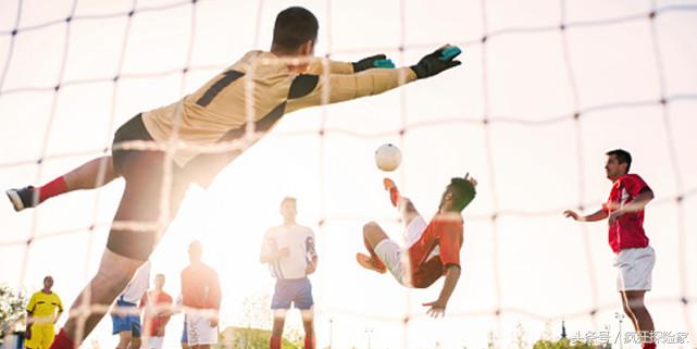 势不可挡这就是足球的魅力,心随球动王者风范