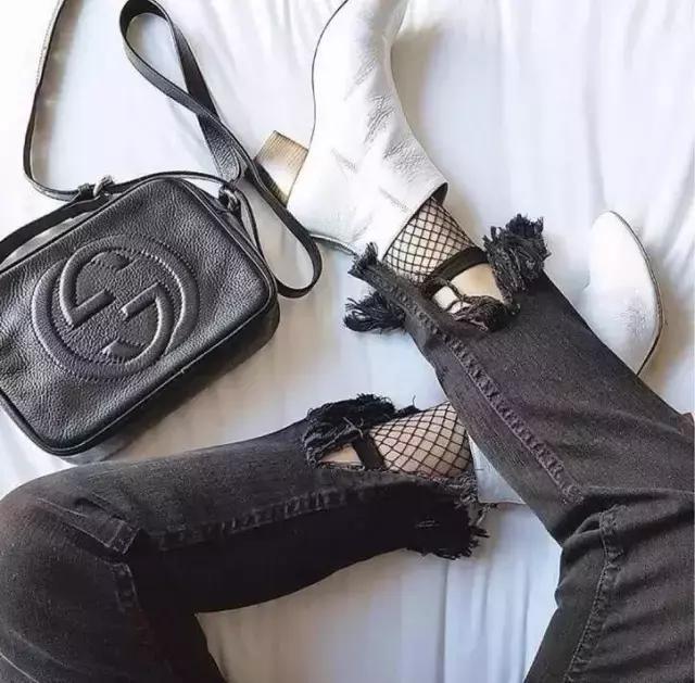 妈妈说穿渔网袜的都是坏女孩