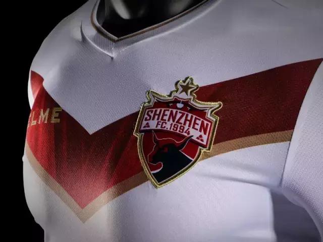 卡尔美球衣亚泰,卡尔美设计球衣