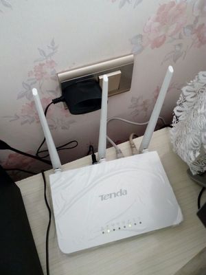 连接无线网络玩王者荣耀卡,wifi信号满格但玩王者荣耀延迟高