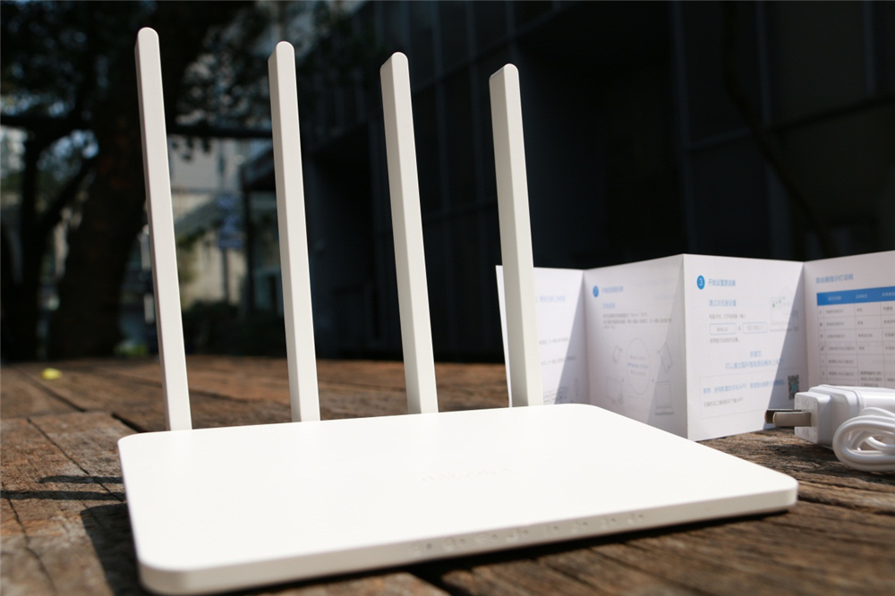 磊科智能路由器N1：全能插件穿墙小能手