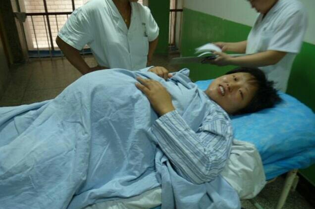 剖腹产总感觉撕裂疼,剖腹产麻药过的伤口痛还是顺产疼