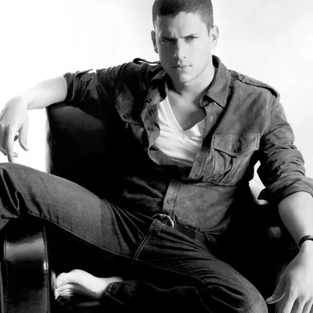 陈学东机场“板寸头”，引领17春男士发型新时尚